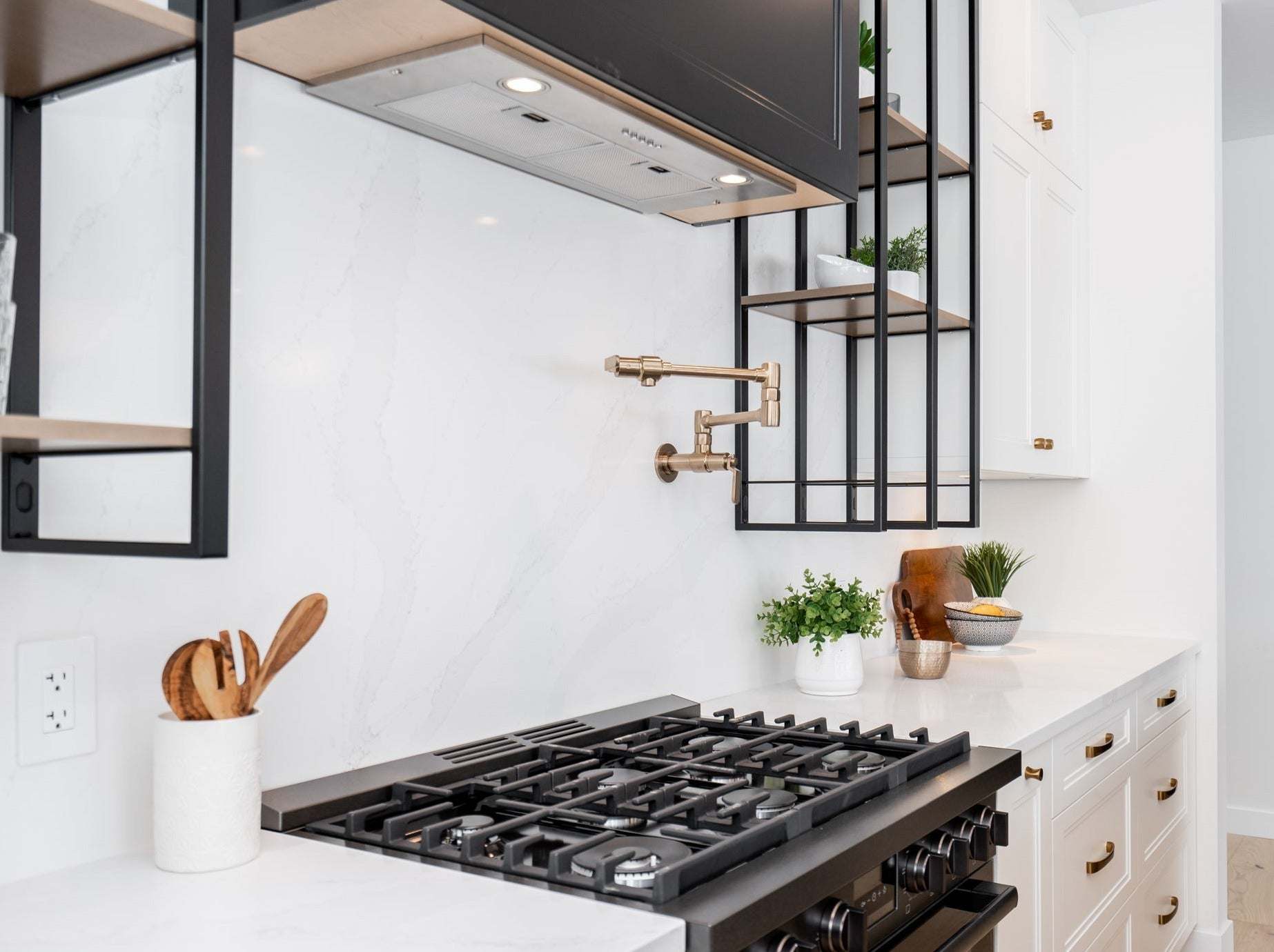 VICTORY Q1 27 in. 600 CFM Stainless Steel Insert Range Hood