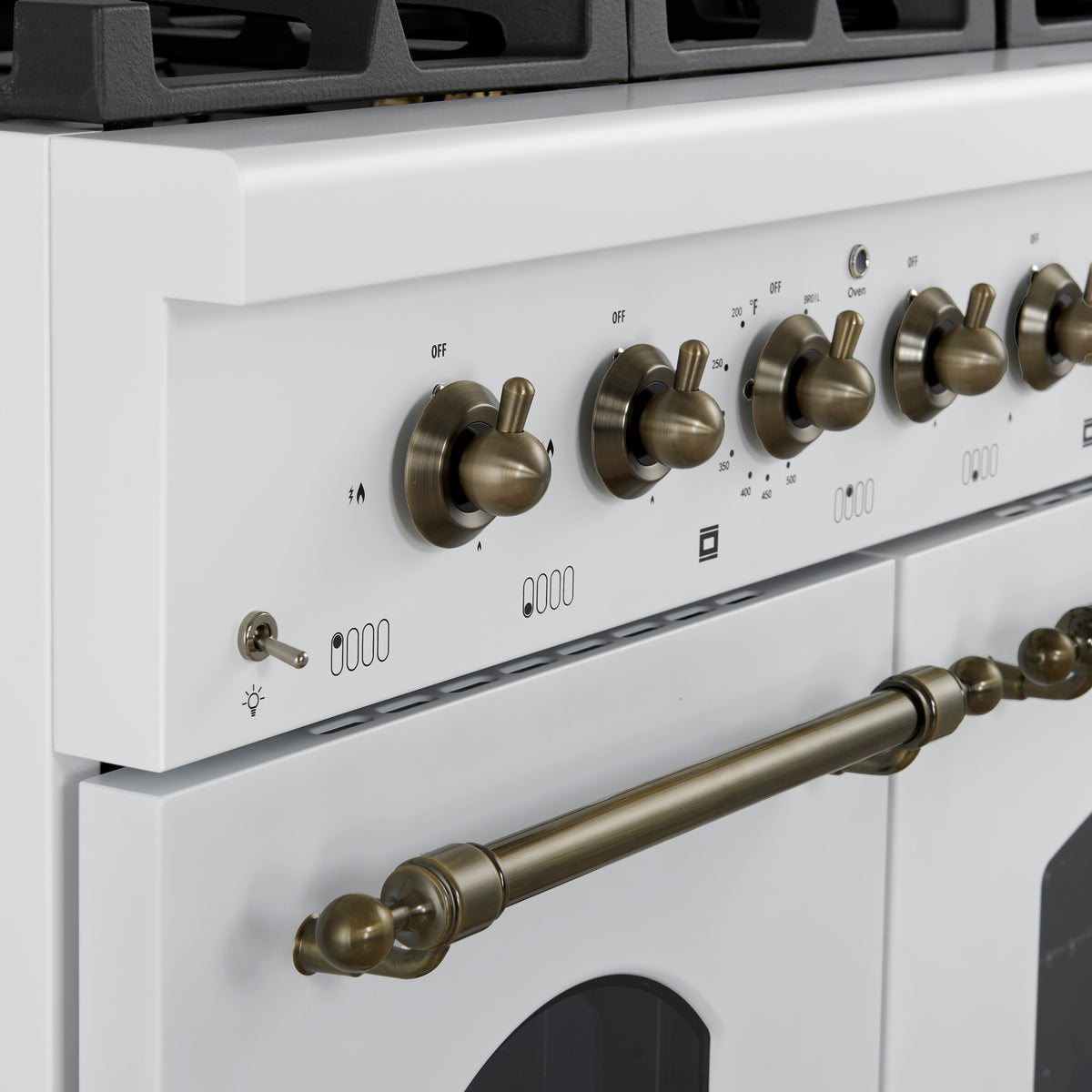 Forno Antico 48 in. 5.5 cu. ft. 8-Burner White Gas Range with Antique Brass Accents | FFSGS6219-48WHT