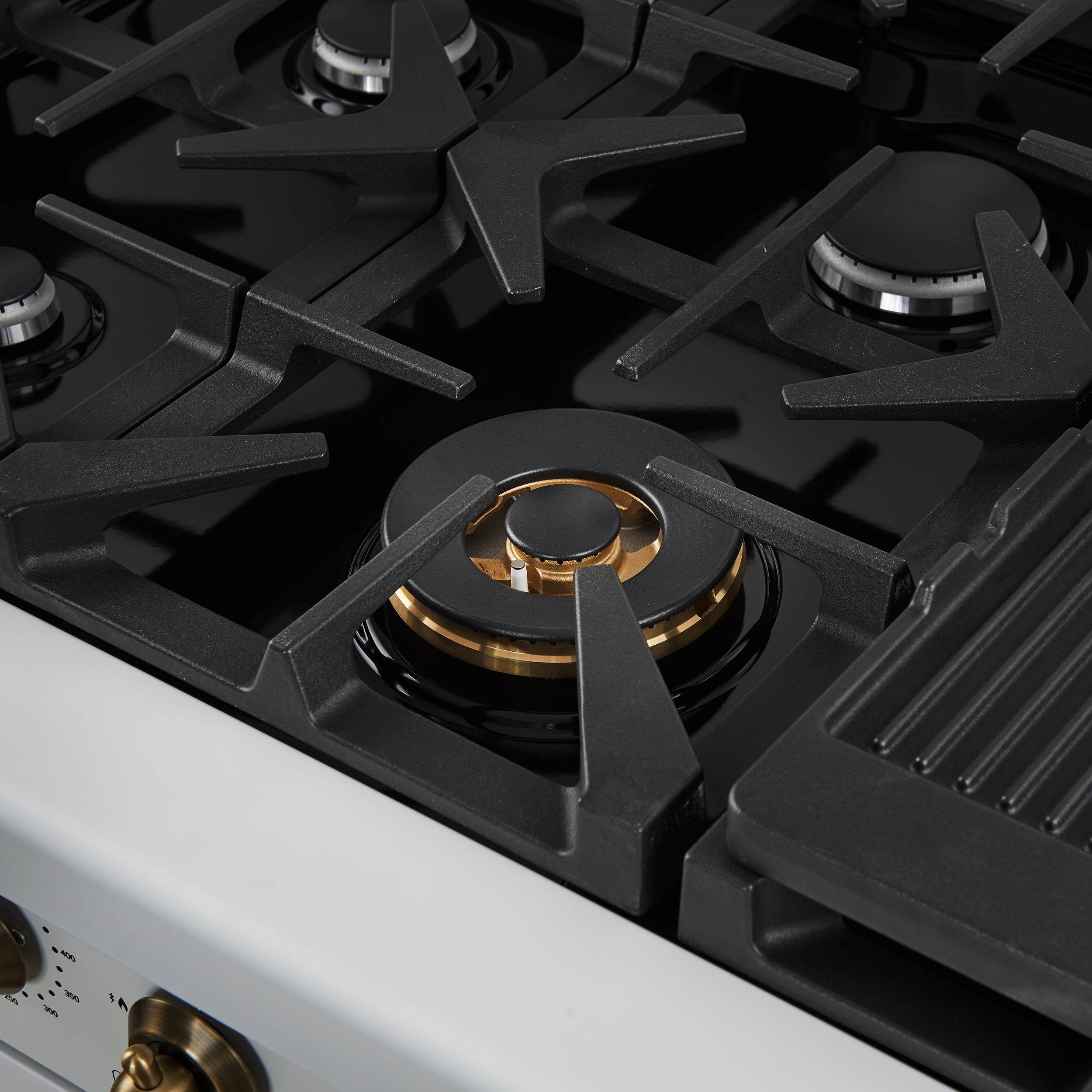 Forno Antico 48 in. 5.5 cu. ft. 8-Burner White Gas Range with Antique Brass Accents | FFSGS6219-48WHT