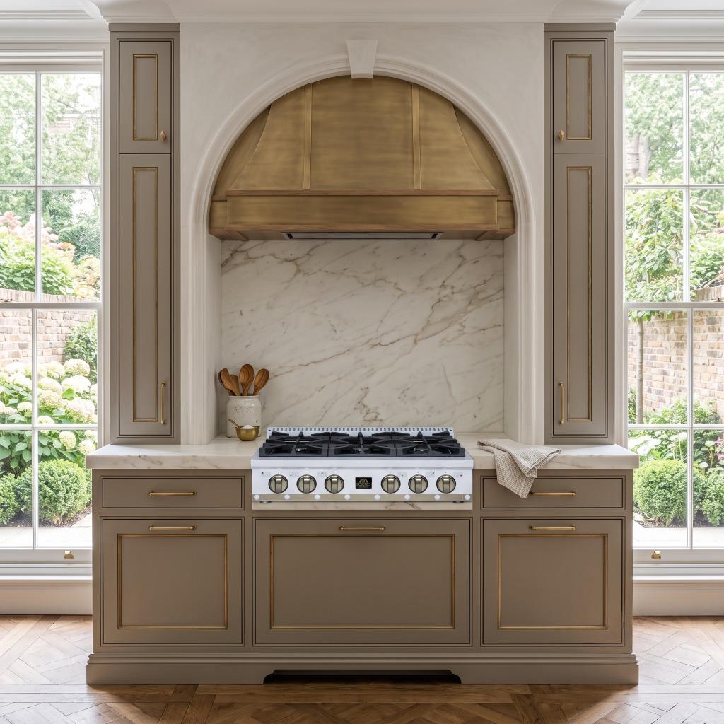 Forno Valente 36 in. White Gas Rangetop with 6 Sealed Burners and Cast Iron Grates | FCTGS5799-36CPWHT